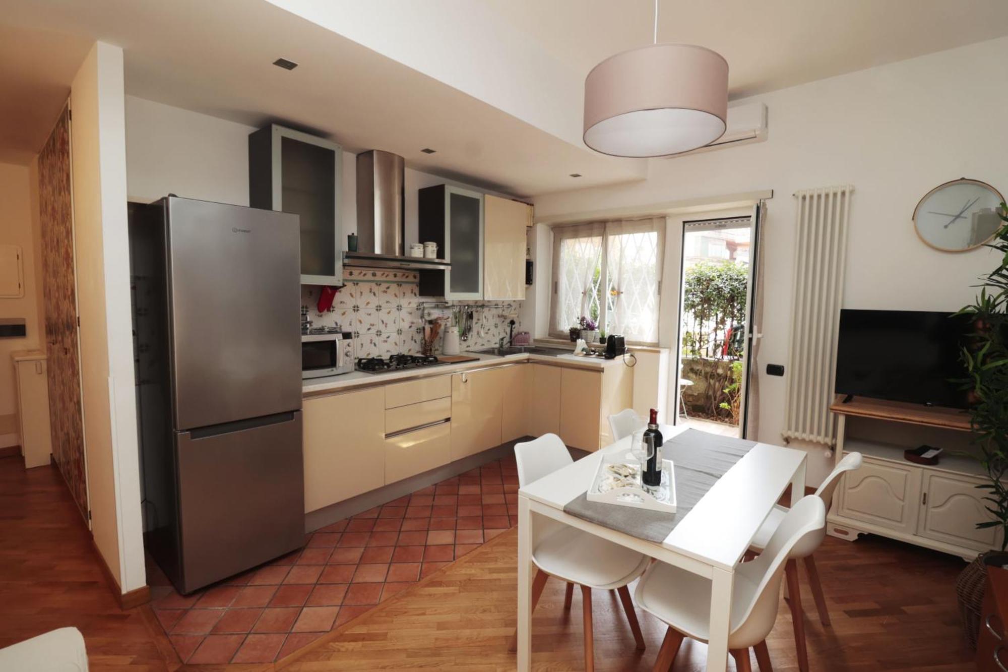 Apartamento Luminoso E Accogliente Con Giardino - Battistini
